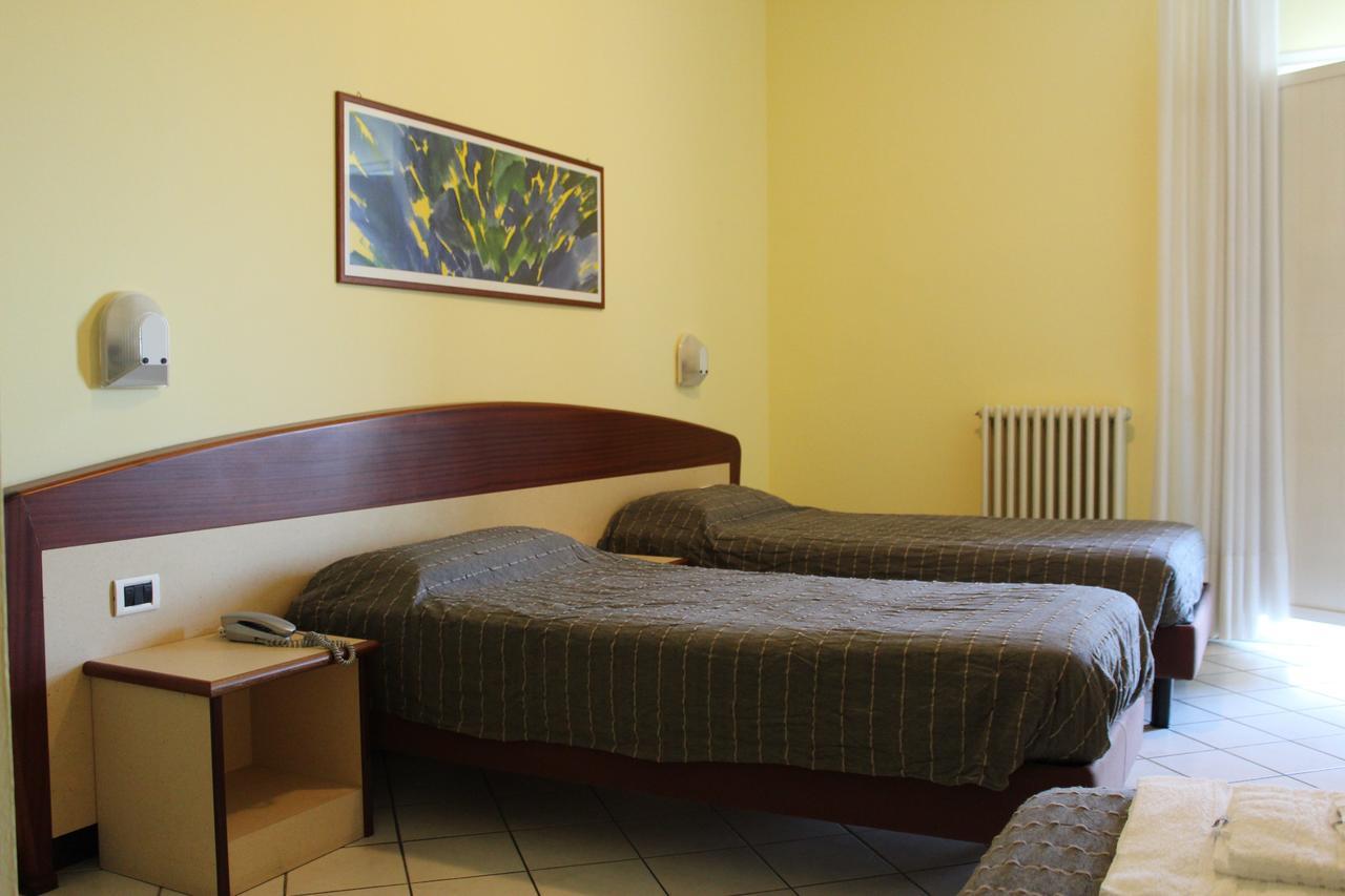 Bazzano Albergo Sirena מראה חיצוני תמונה