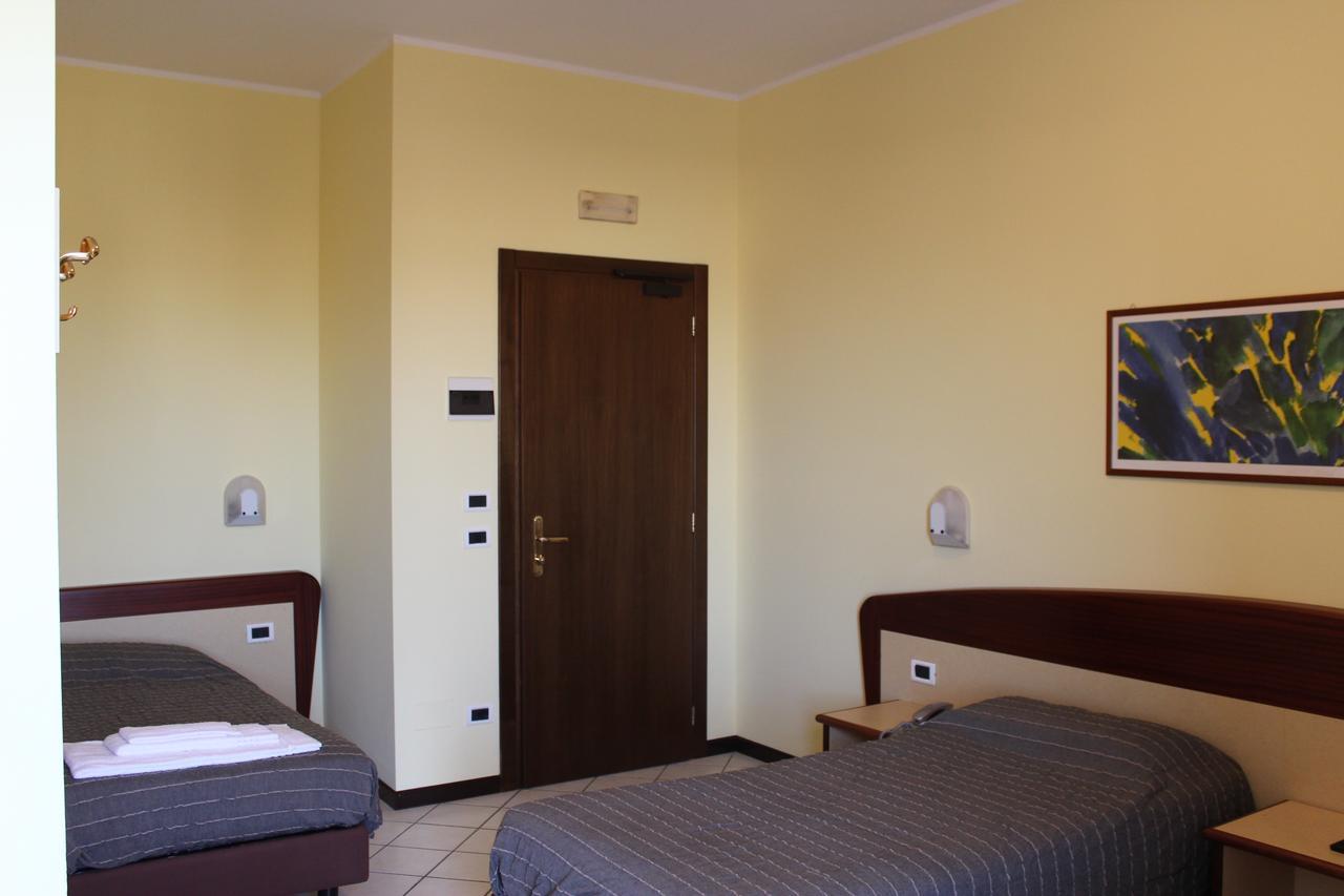 Bazzano Albergo Sirena מראה חיצוני תמונה