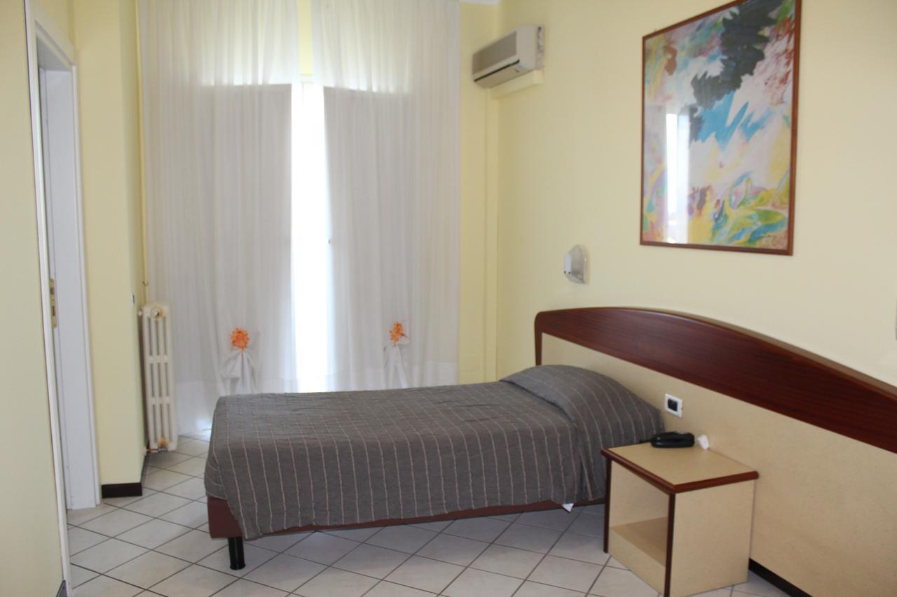 Bazzano Albergo Sirena מראה חיצוני תמונה