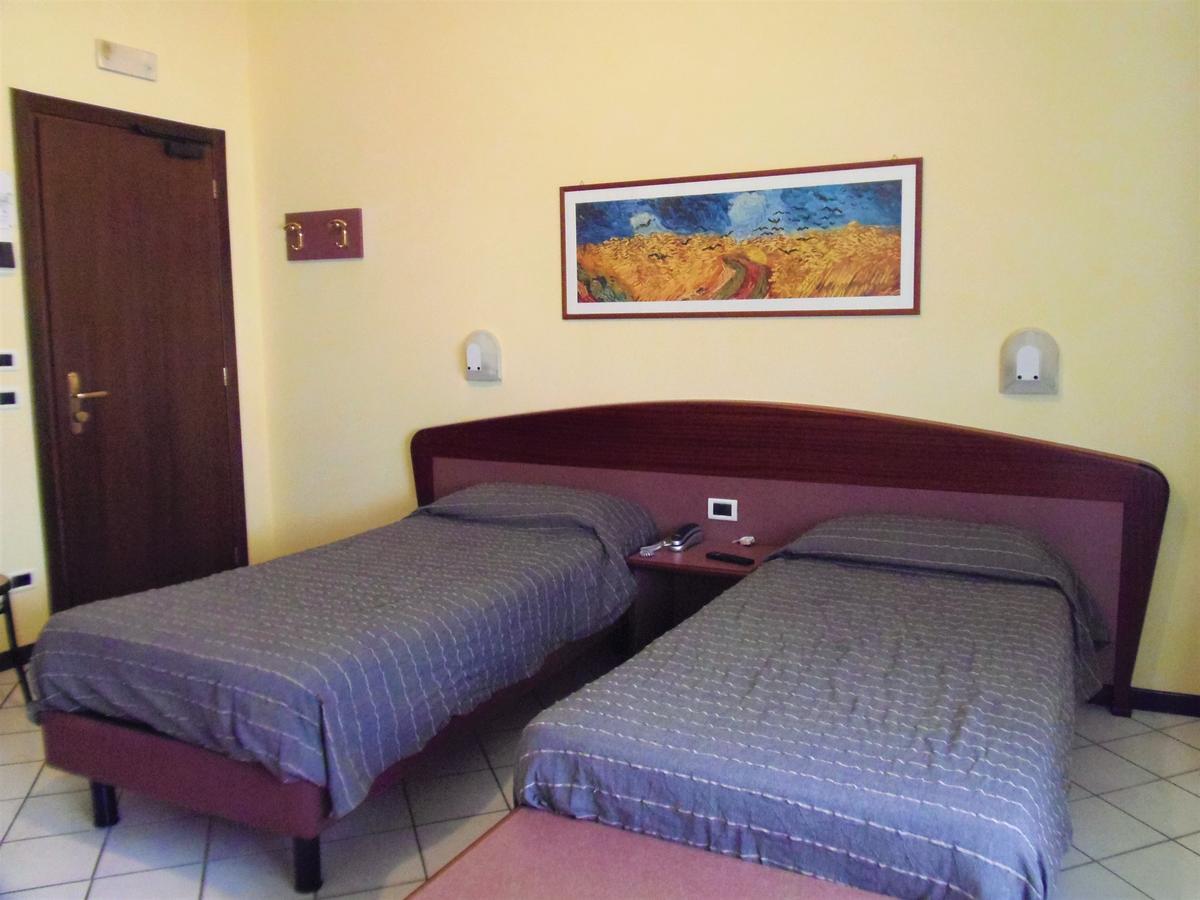 Bazzano Albergo Sirena מראה חיצוני תמונה